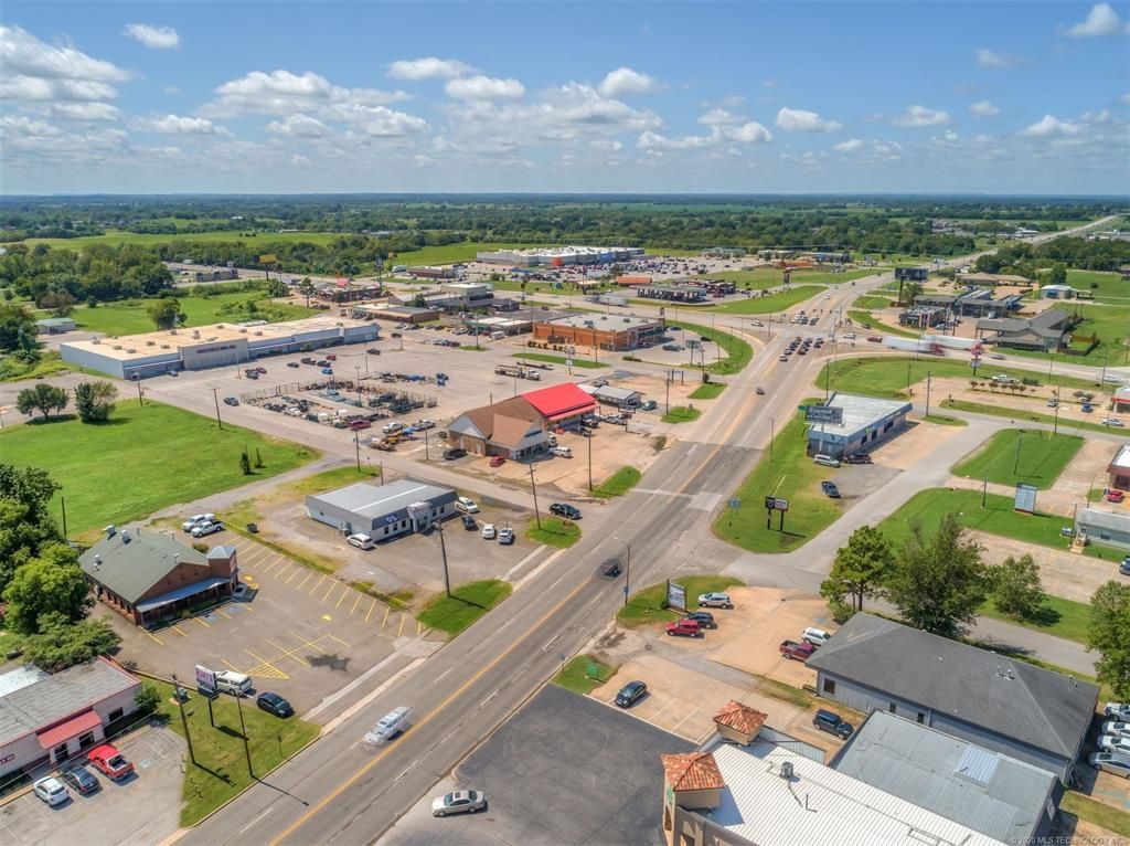 Runts BBQ: 1105 W Cherokee St, Wagoner, OK 74467